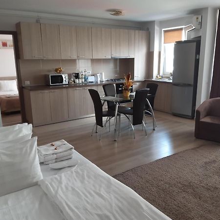 Apartament Marcel - Coresi Mall Braşov Eksteriør billede